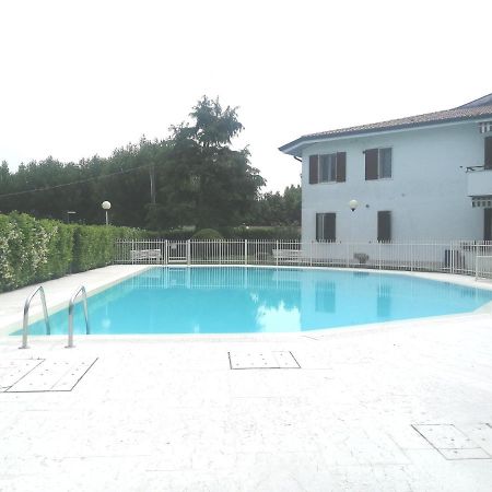 Appartamento A Peschiera Del Garda Con Piscina Exterior foto