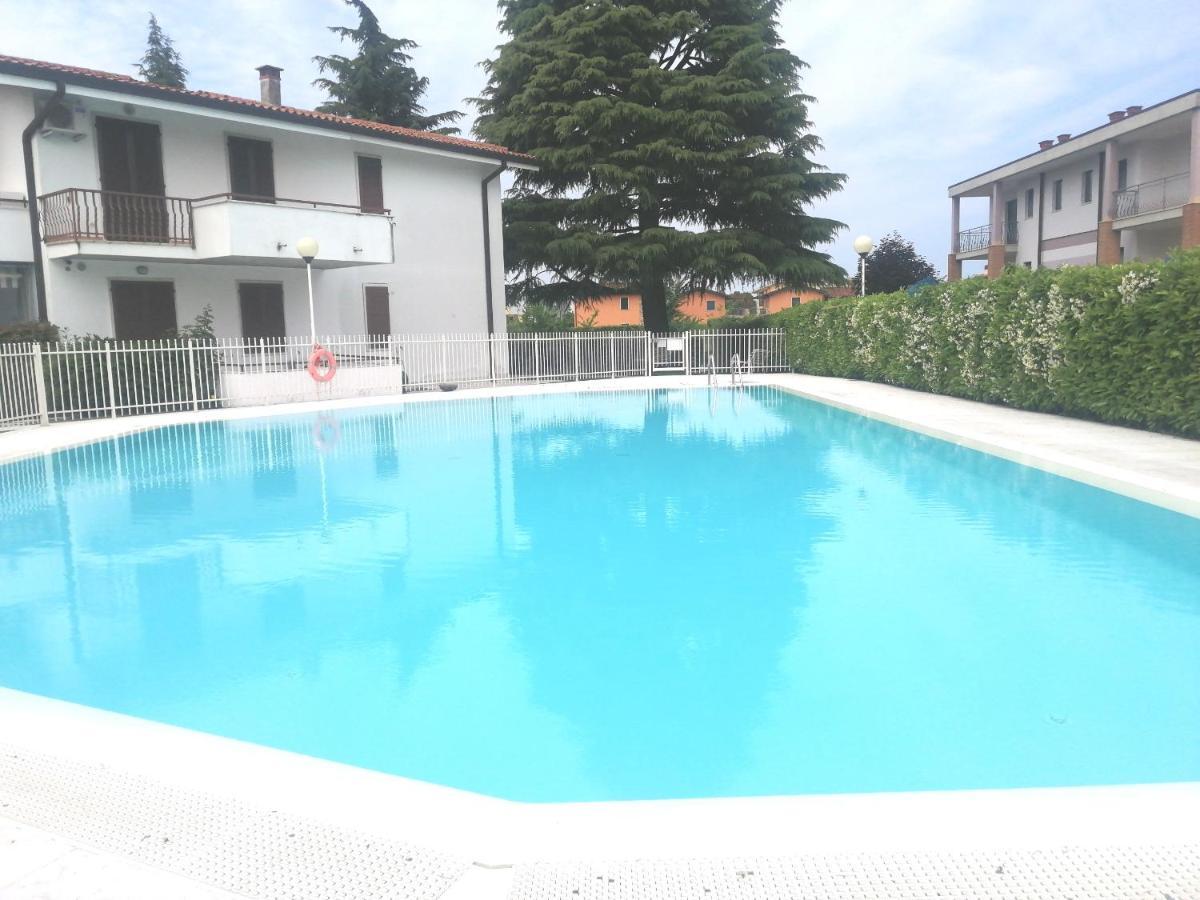 Appartamento A Peschiera Del Garda Con Piscina Exterior foto