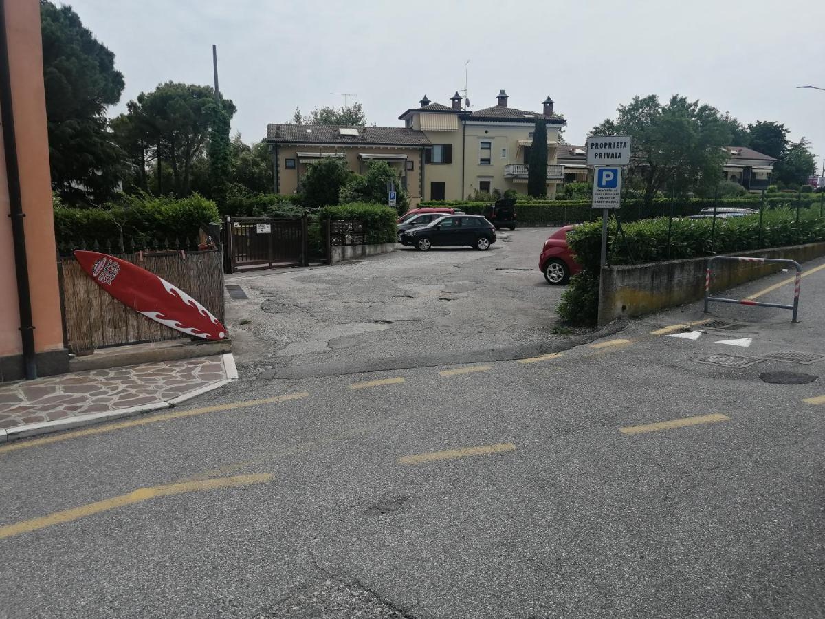 Appartamento A Peschiera Del Garda Con Piscina Exterior foto